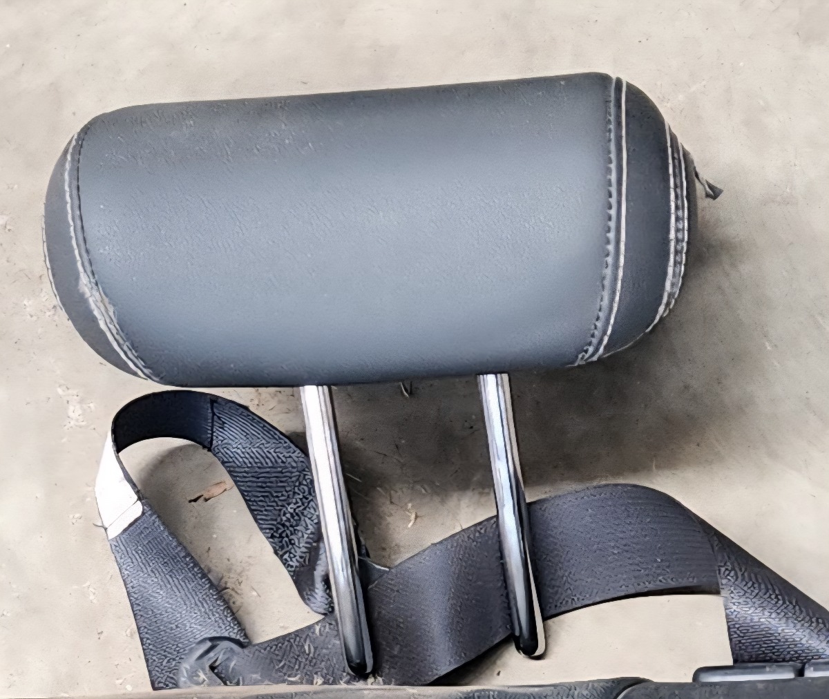 KOLEOS 2 REAR CENTRE HEADREST