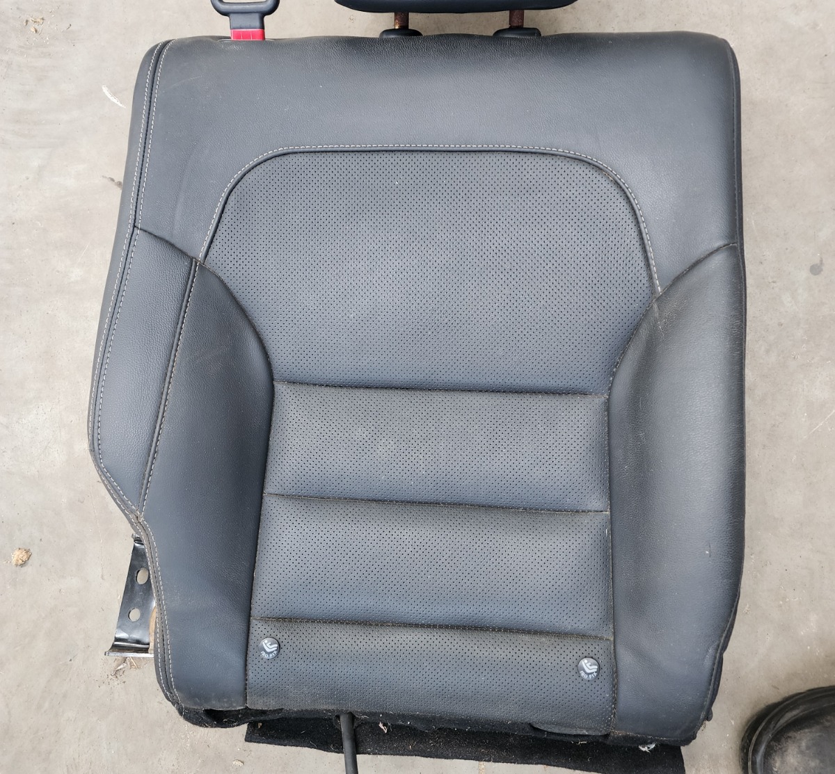 KOLEOS RIGHT REAR SEAT BACKREST