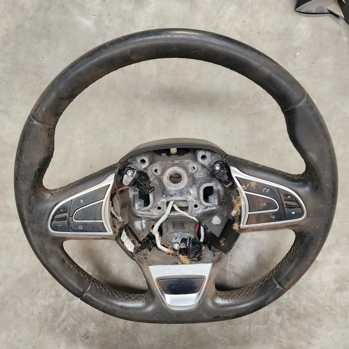 KOLEOS 2 STEERING WHEEL