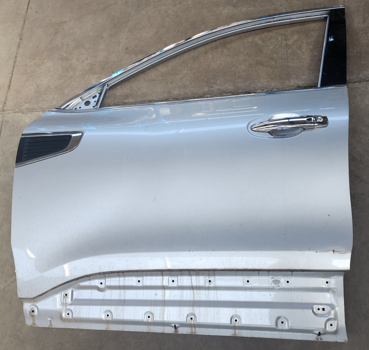 KOLEOS 2 LEFT FRONT DOOR (SHELL)