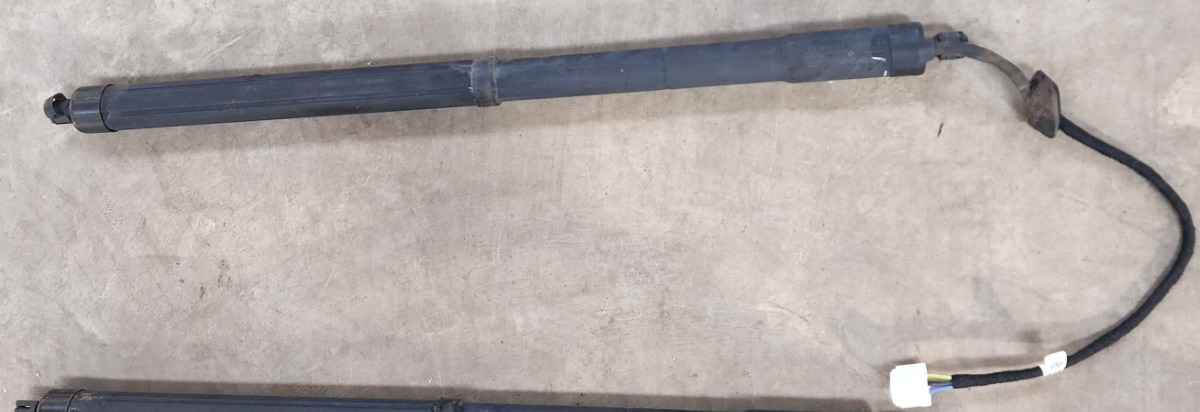 KOLEOS 2 TAILGATE SHOCK L=R (EACH)