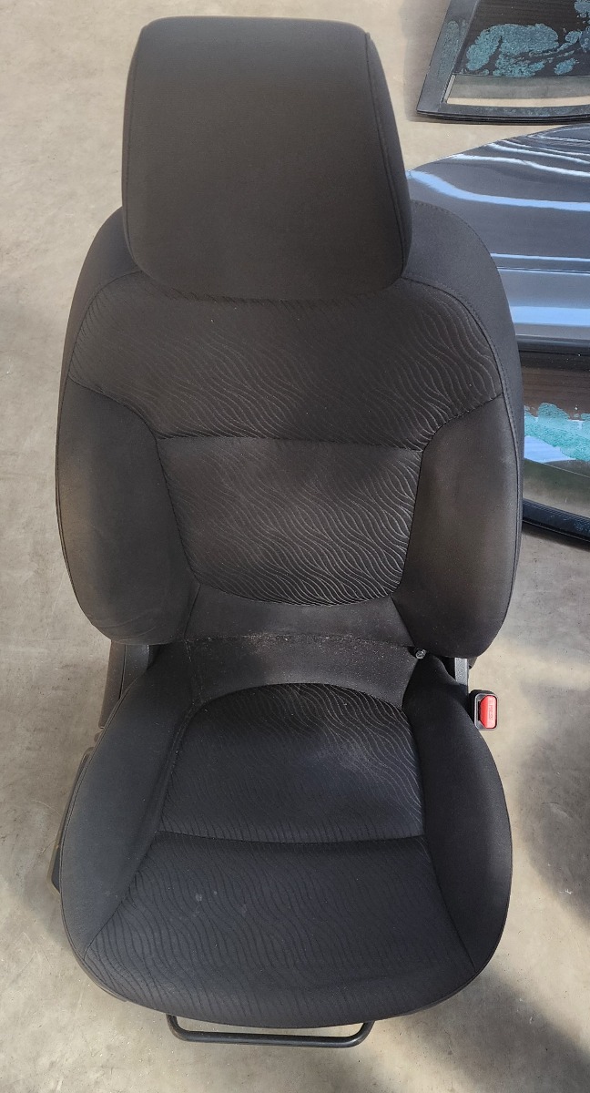 ACCENT RIGHT FRONT SEAT
