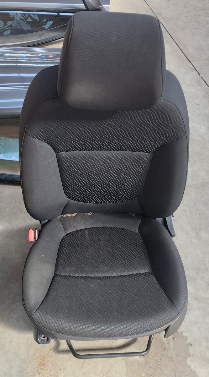 ACCENT LEFT FRONT SEAT