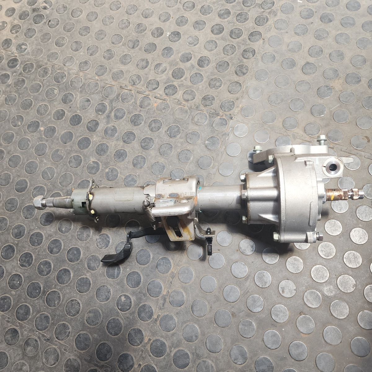ACCENT STEERING COLUMN