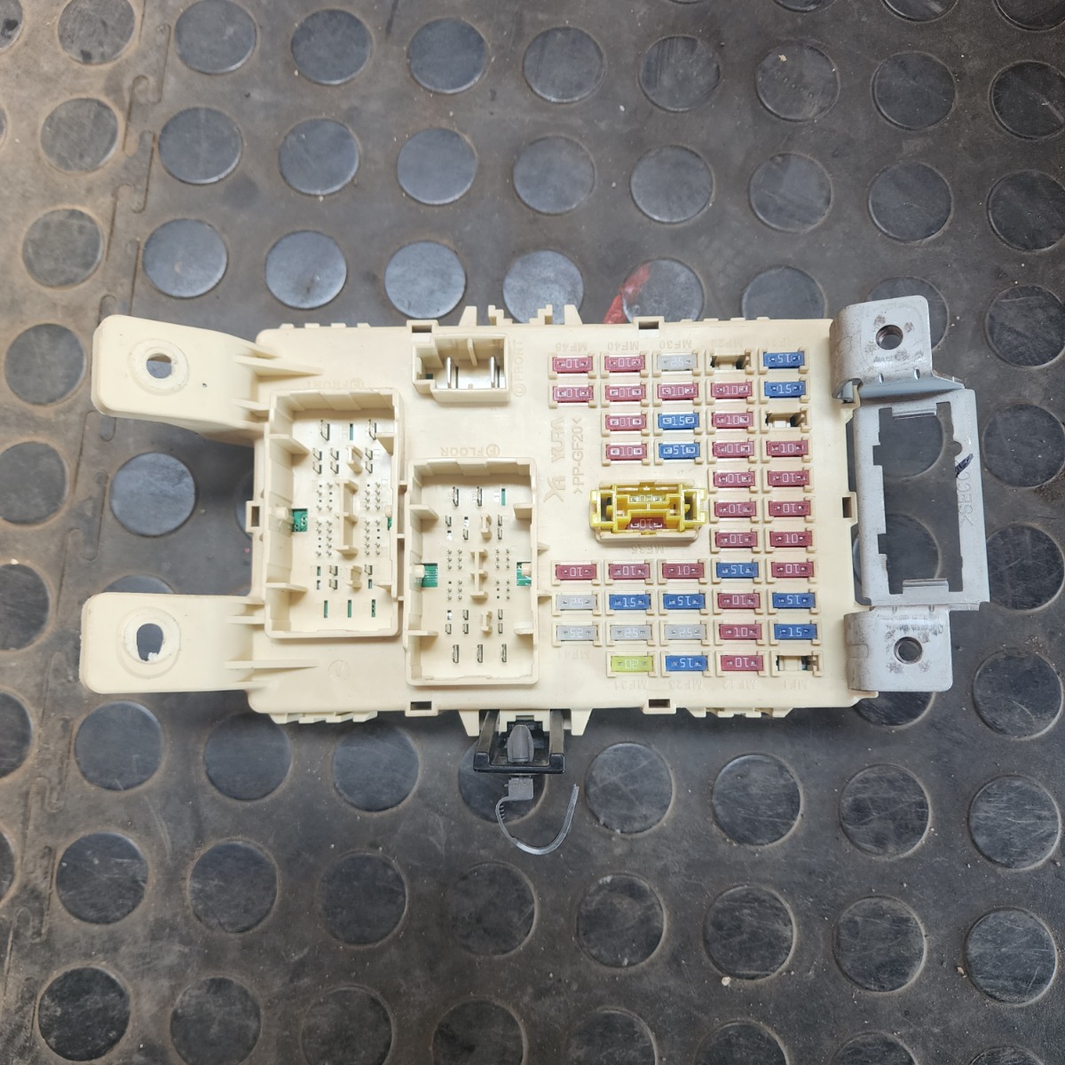 ACCENT INTERRIOR FUSE BOX