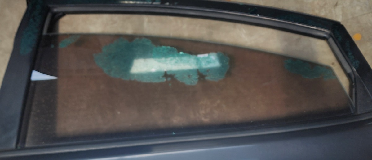 ACCENT LEFT REAR DOOR GLASS