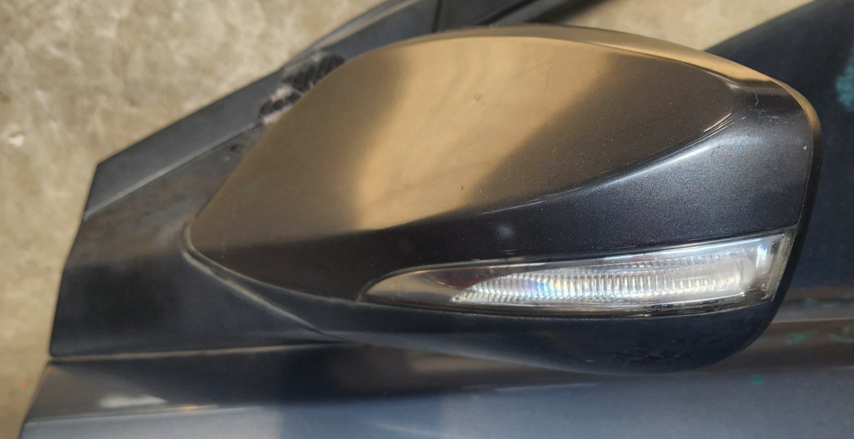 ACCENT LEFT DOOR MIRROR