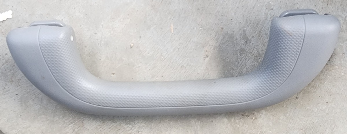 ACCENT RIGHT FRONT GRAB HANDLE