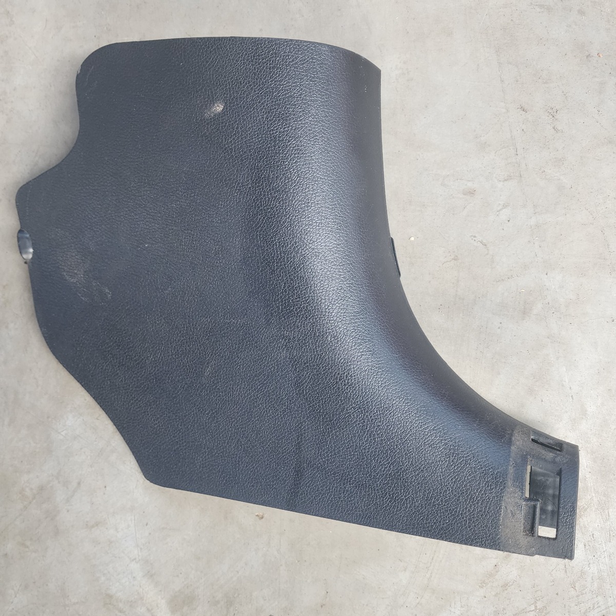 ACCENT LOWER A-PILLAR TRIM RIGHT