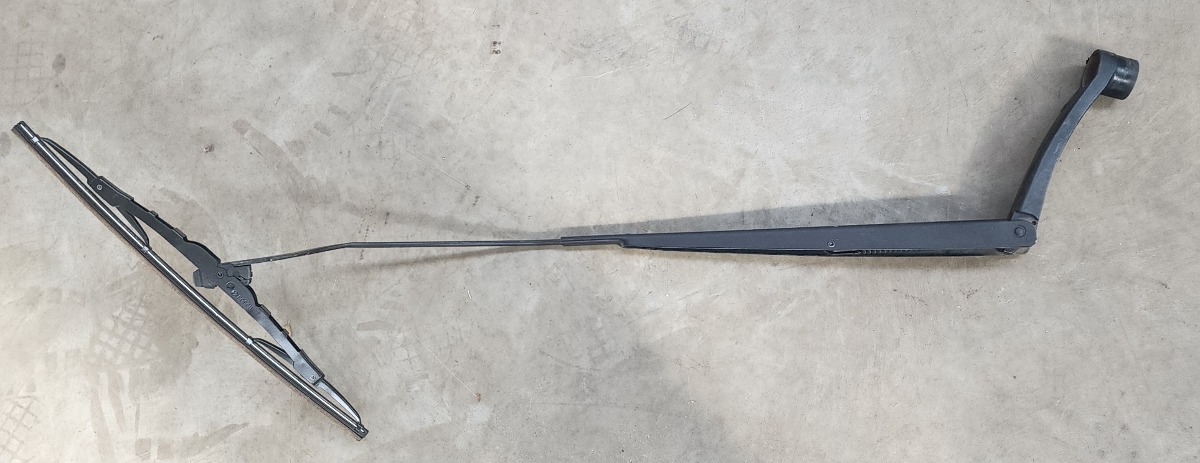 ACCENT LEFT FRONT WIPER ARM