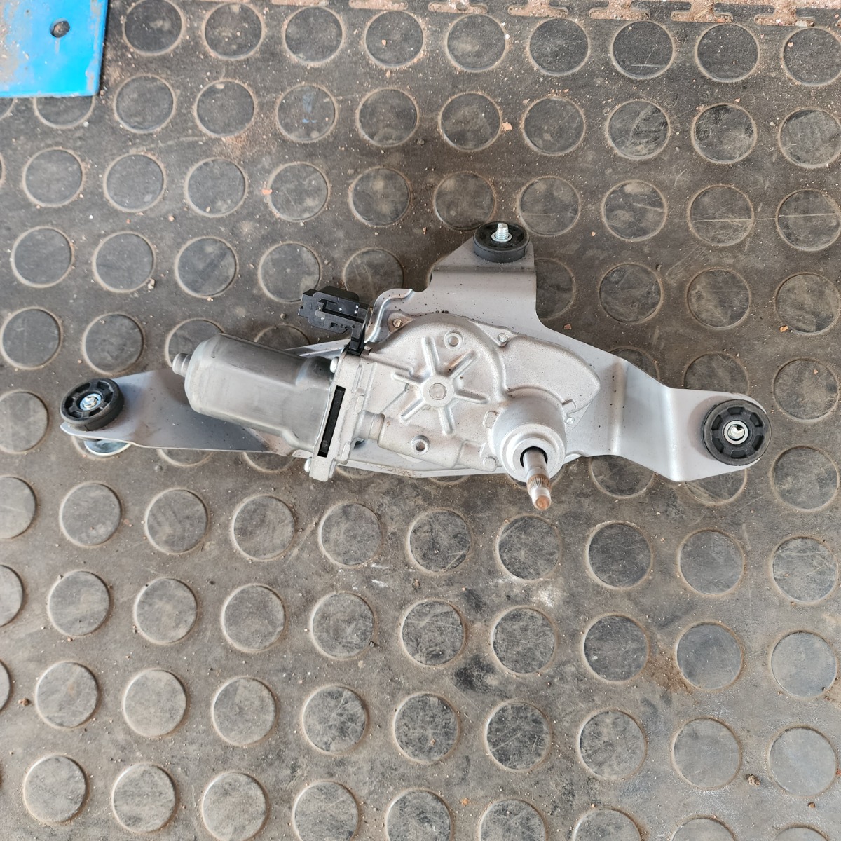 3 HATCH REAR WIPER MOTOR