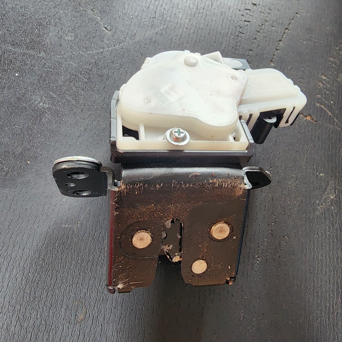 2 HATCH BOOT LOCK