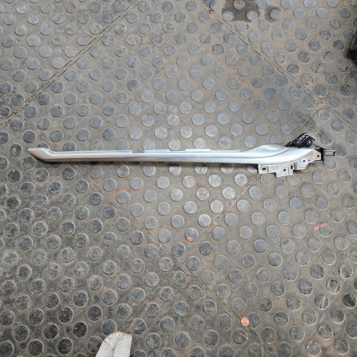 KOLEOS 2 RIGHT CENTRE CONSOLE TRIM
