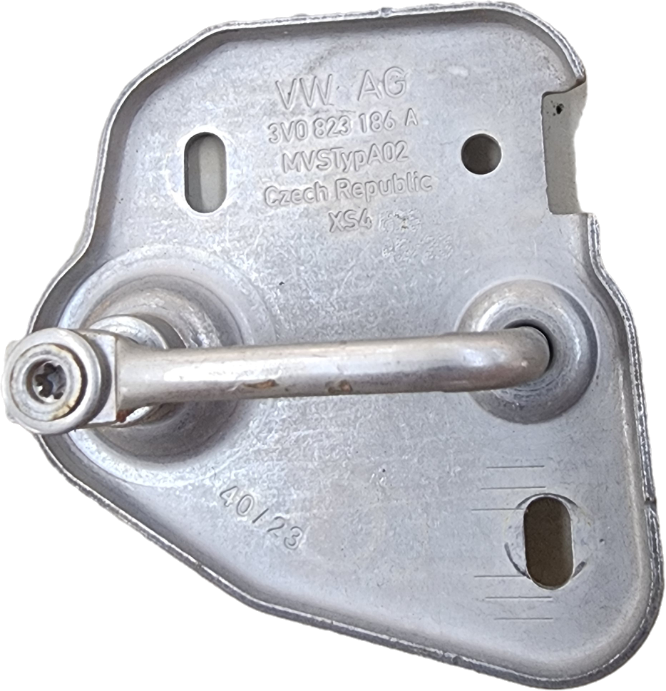 POLO MK 8/9 RIGHT BONNET CATCH HOOK
