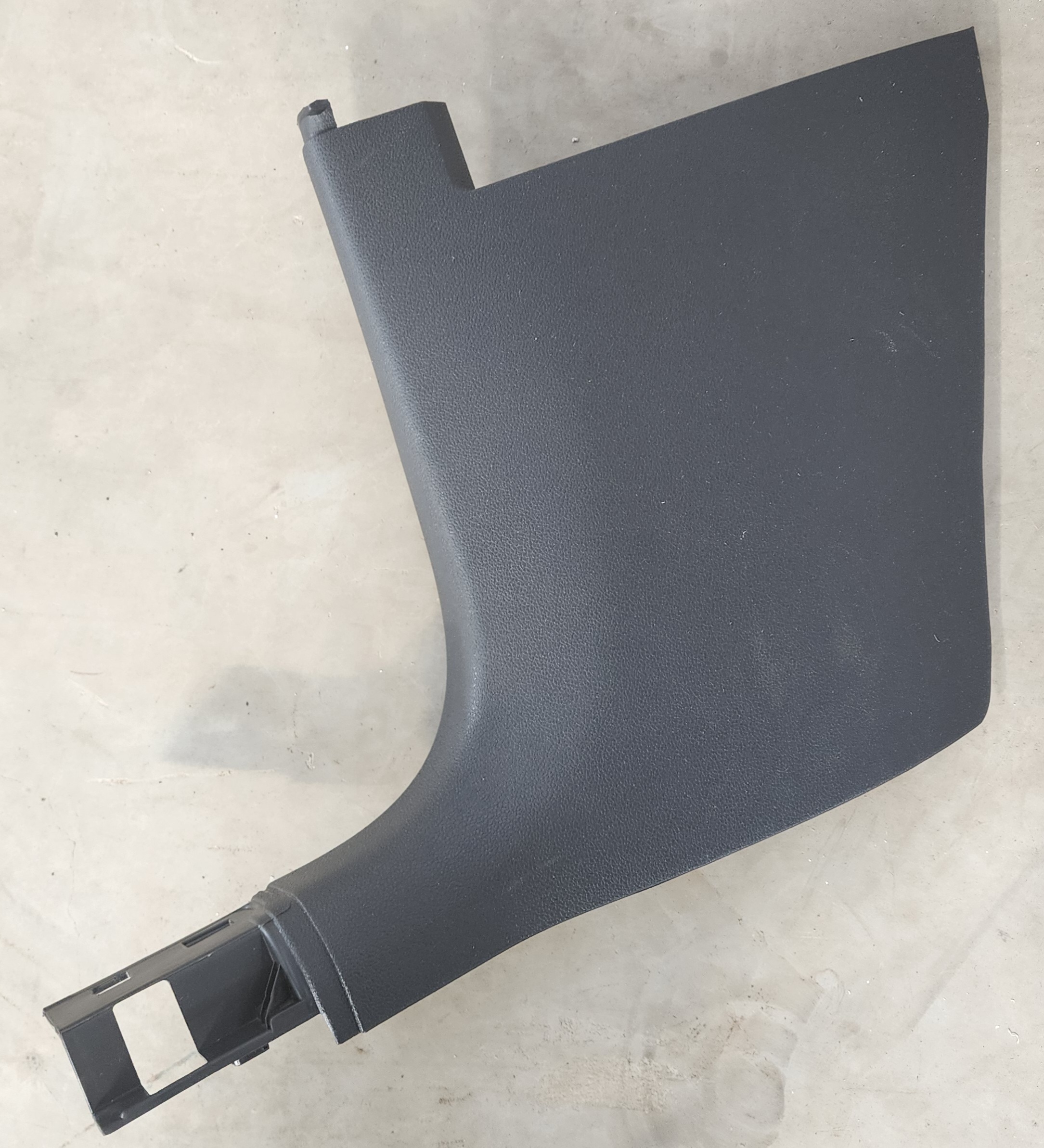 POLO MK 8/9 LEFT LWR A-PILLAR TRIM