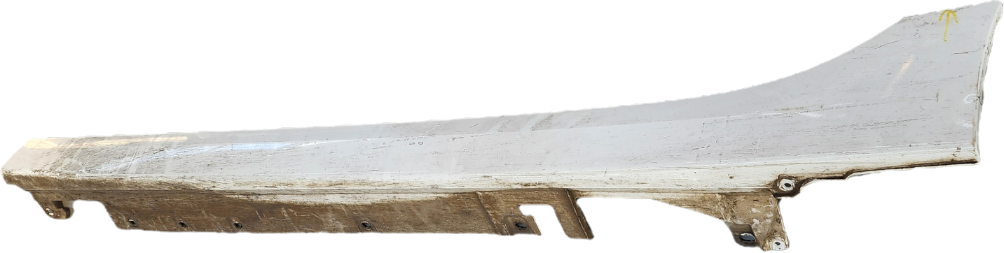 F40 LEFT SIDE SKIRT