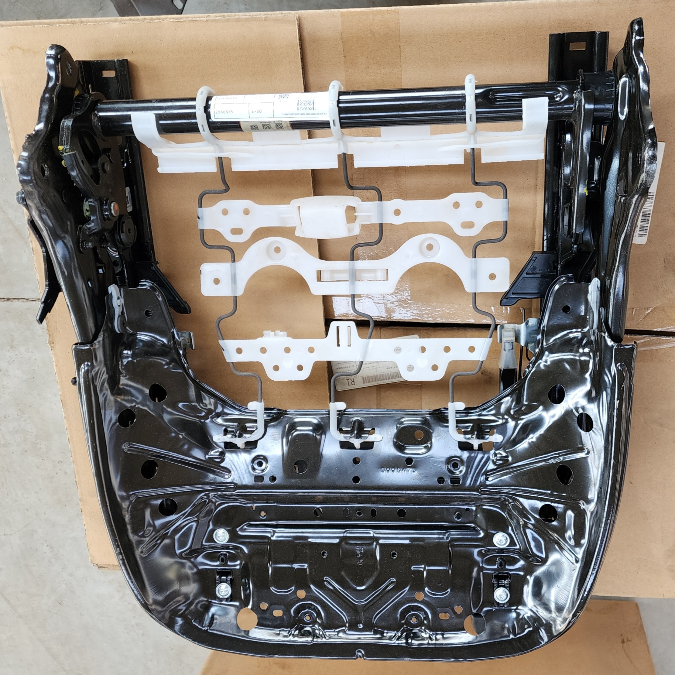 G20 RIGHT FRONT SEAT FRAME