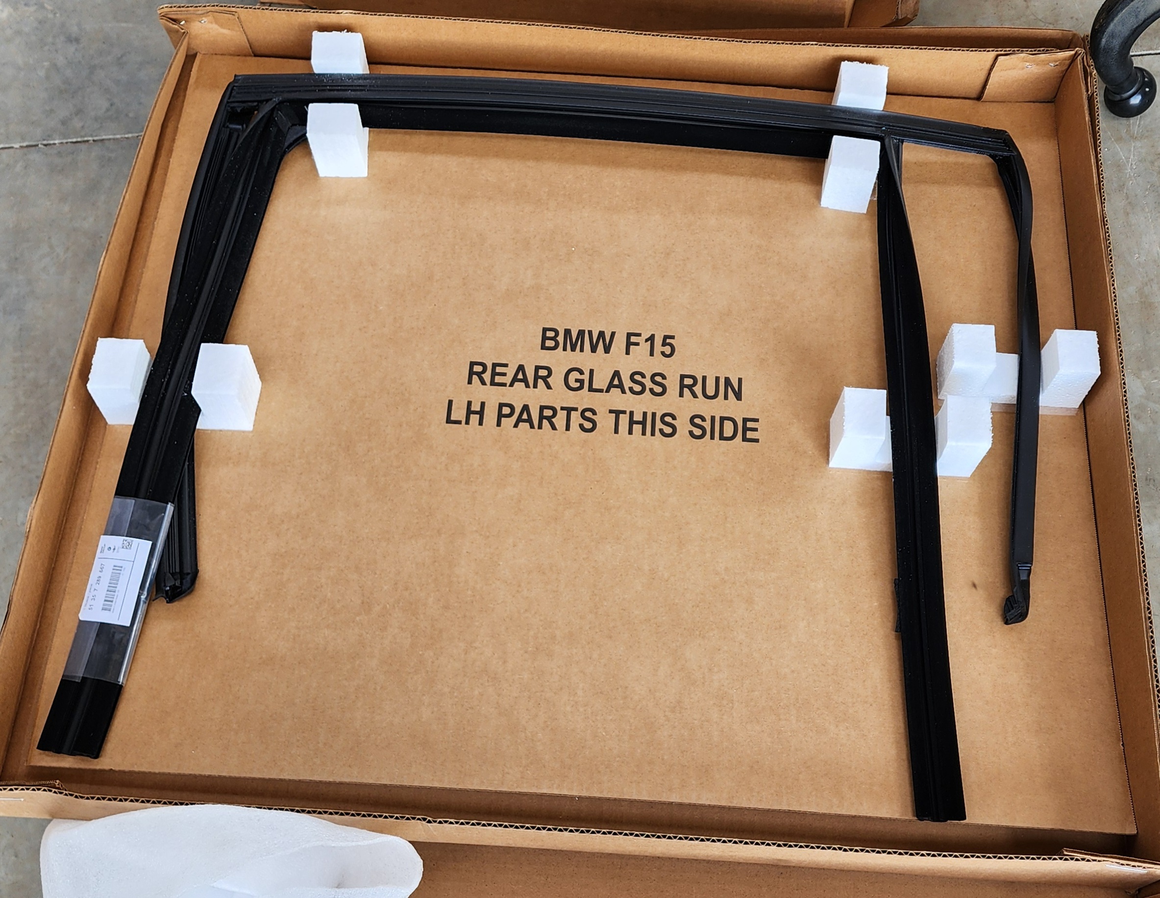 X5 F15 LEFT REAR WINDOW GUIDE