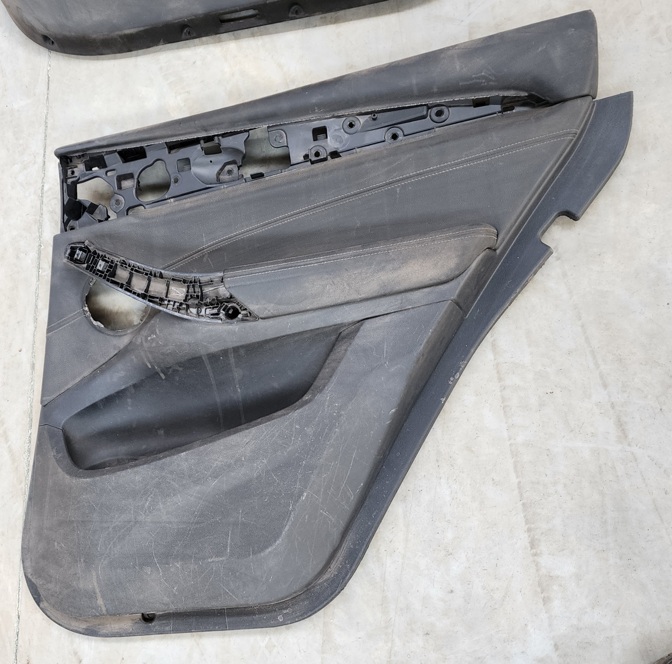 G02 X4 RIGHT REAR DOOR PANEL