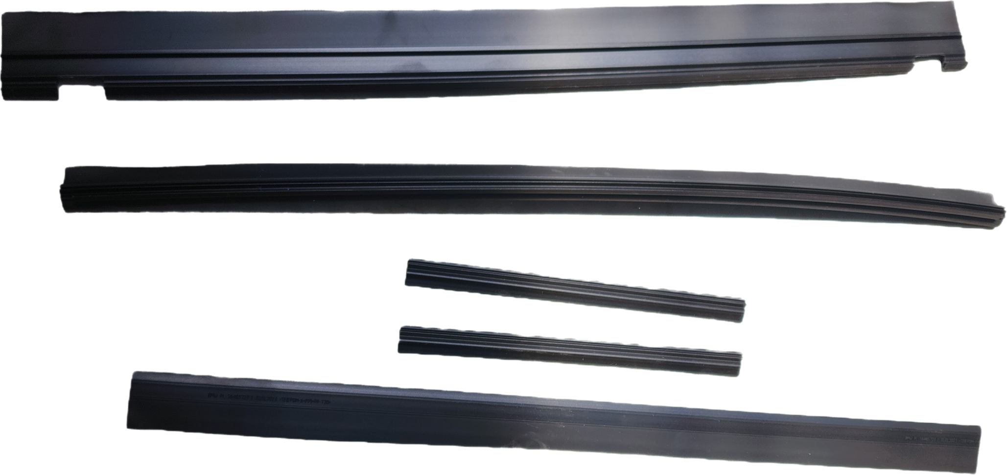 X1 F48 LOWER RADIATOR SEAL