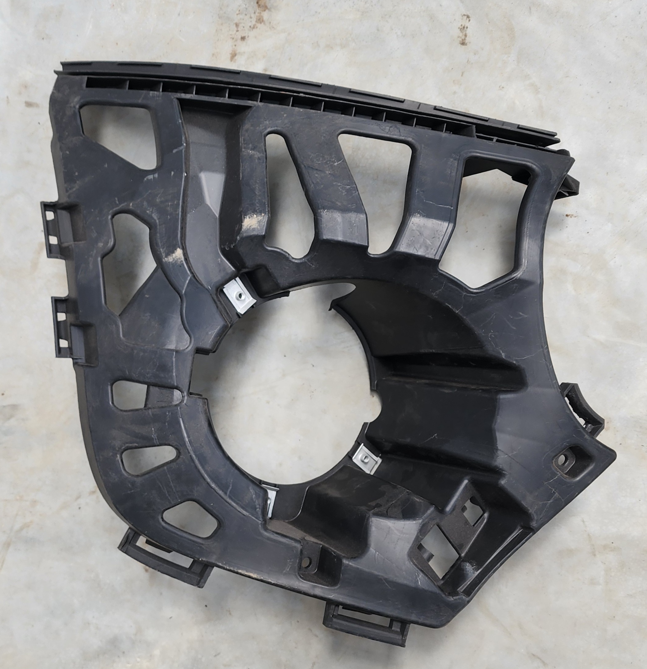 COOPER F55 F56 RIGHT ADDITIONAL HEADLAMP BRACKET