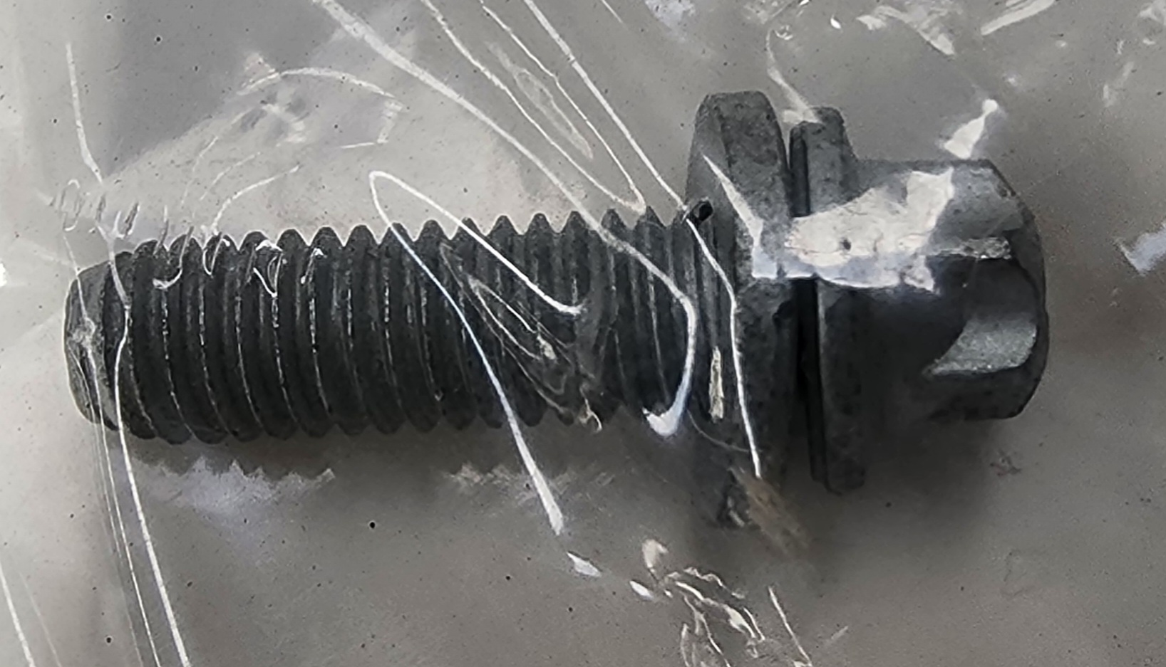 F16 X6 HEXALOBULAR SOCKET SCREW