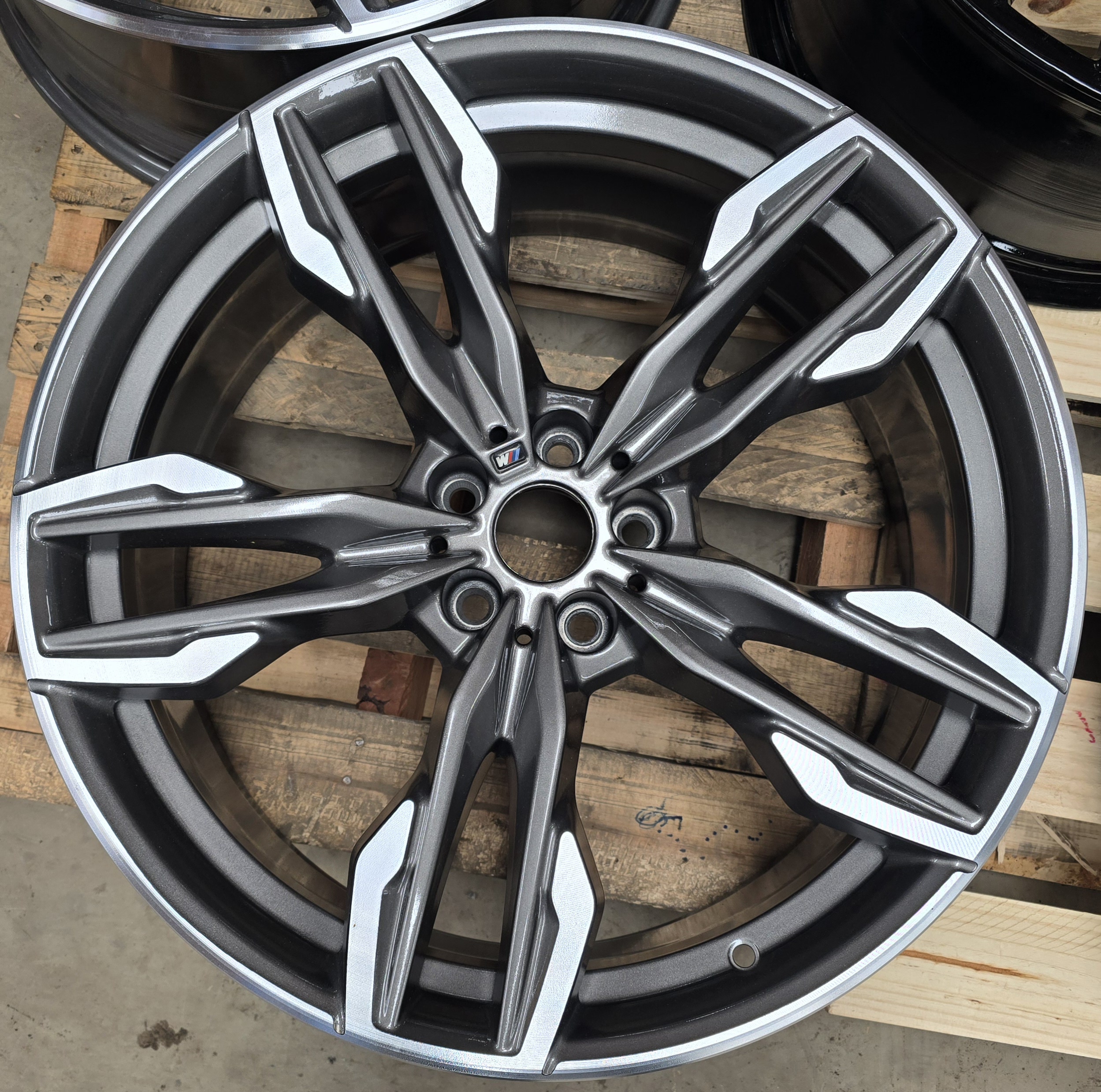 X4 G02 WHEEL MAG RIM 21"