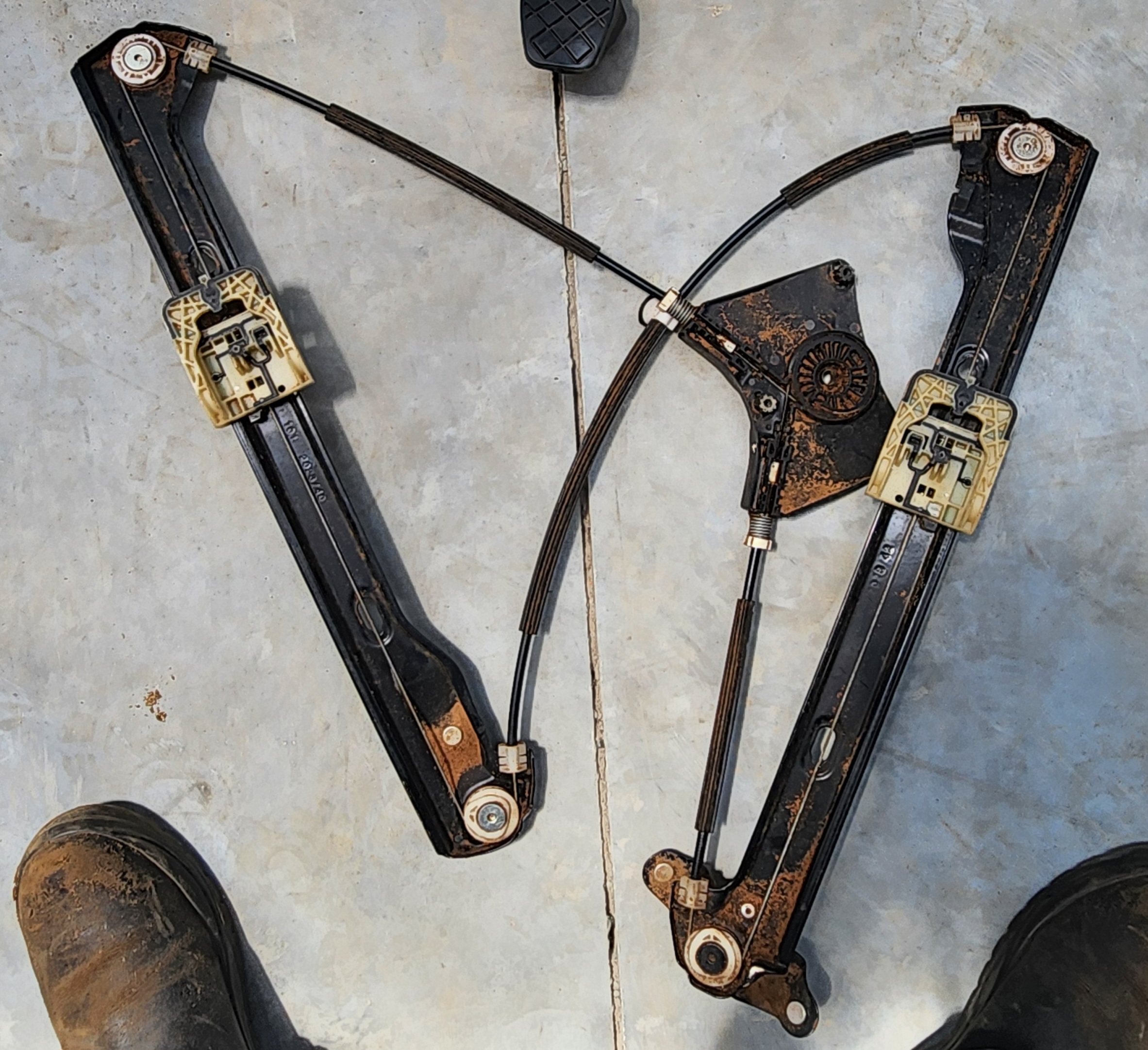 Polo 8/9 Right Front WINDOW LIFTER