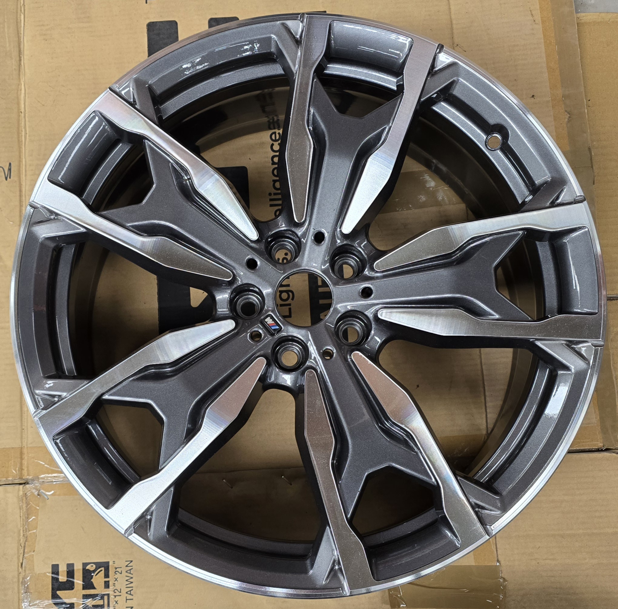 X3 G08 MAG RIM 20”