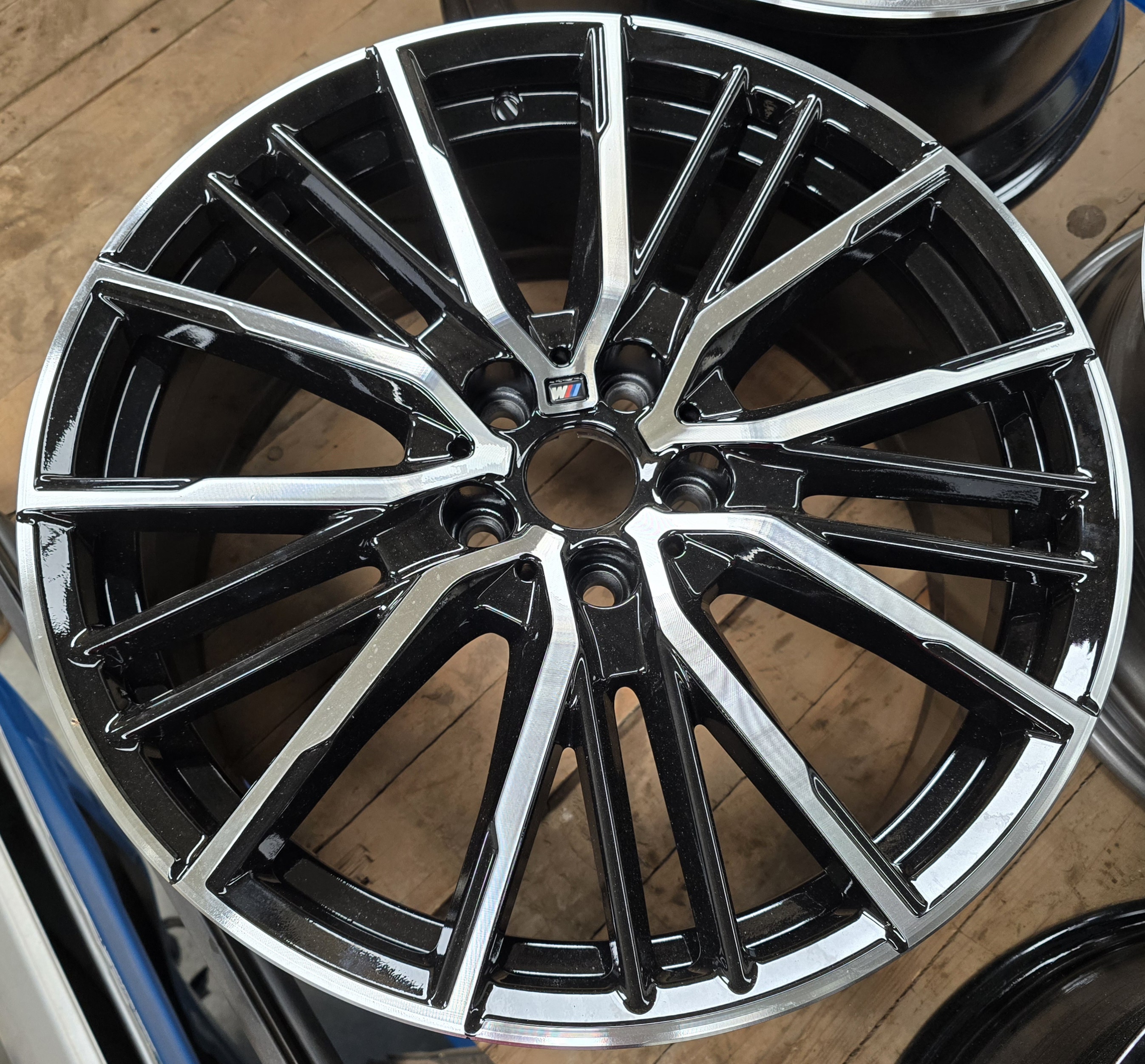 F40/44 WHEEL MAG RIM 19”