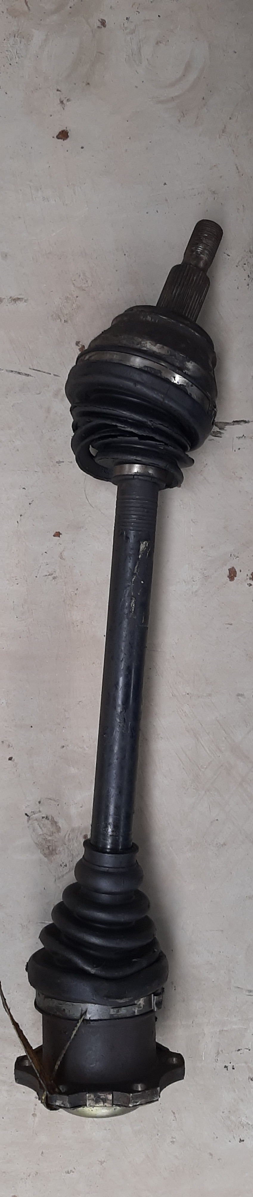 NEW BEETLE 2.0 AUTO LEFT HAND CV SHAFT COMPLETE