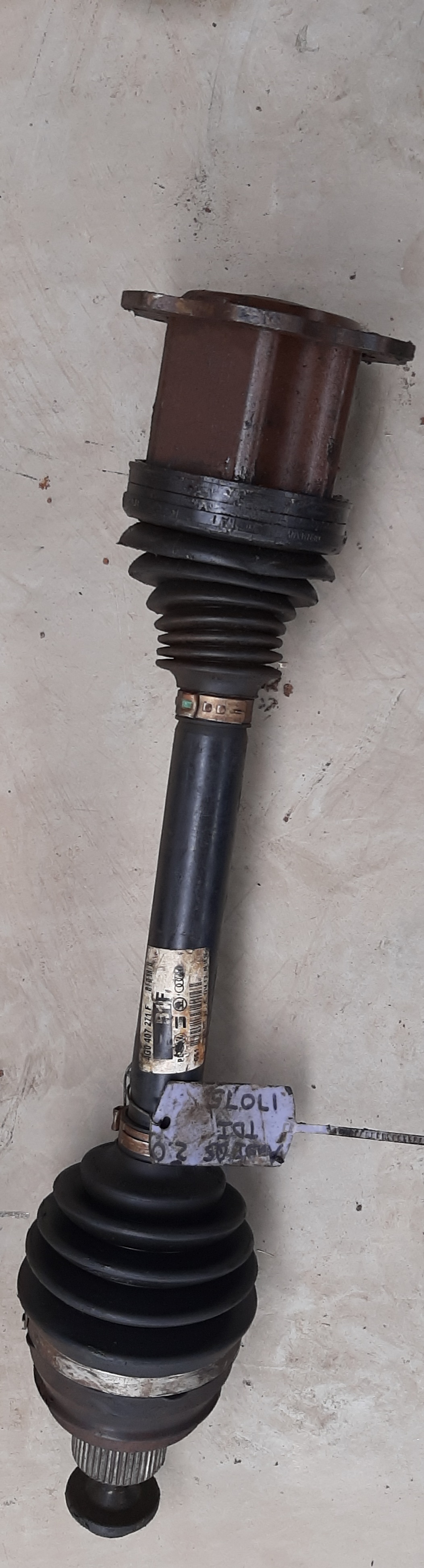 Q5 2.0 TDI LEFT HAND FRONT CV SHAFT COMPLETE