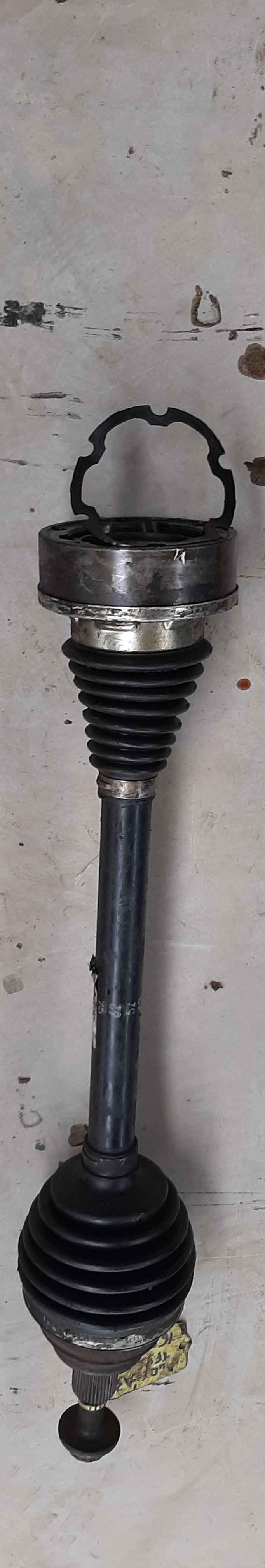 A3 1.4 TSFI LEFT HAND CV SHAFT COMPLETE