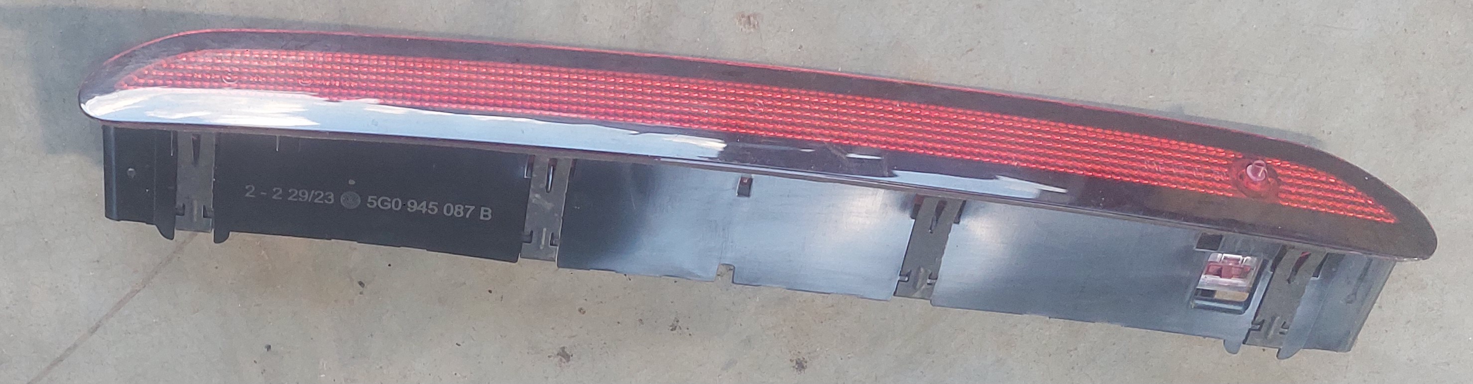POLO TAILGATE SPOILER LIGHT CENTRE