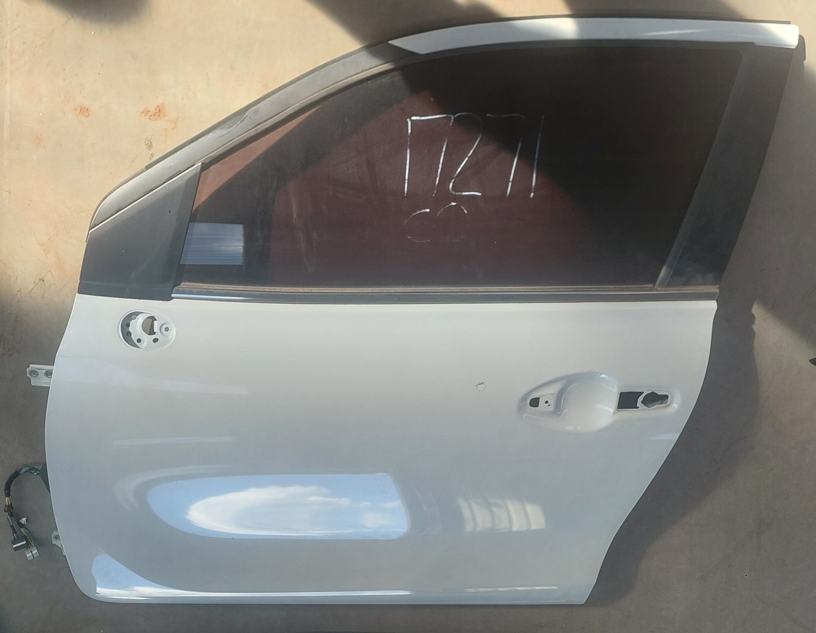 STARLET LEFT FRONT DOOR