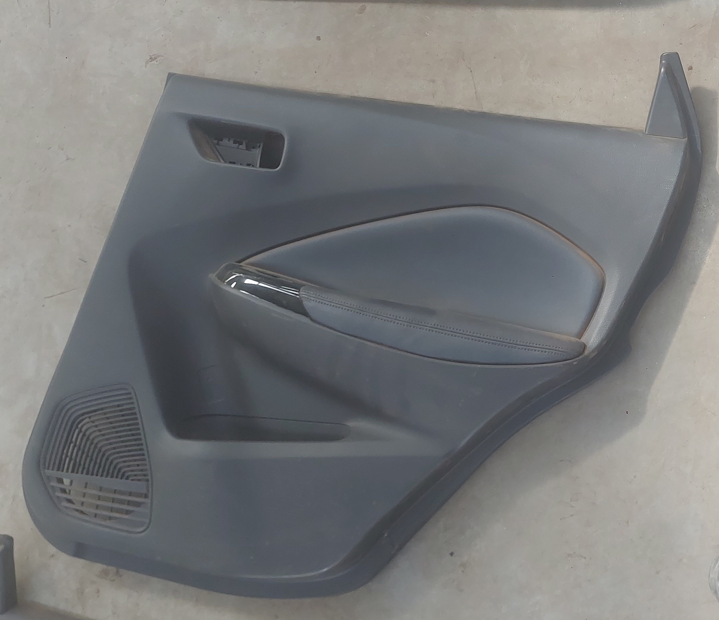 STARLET RIGHT REAR DOOR PANEL