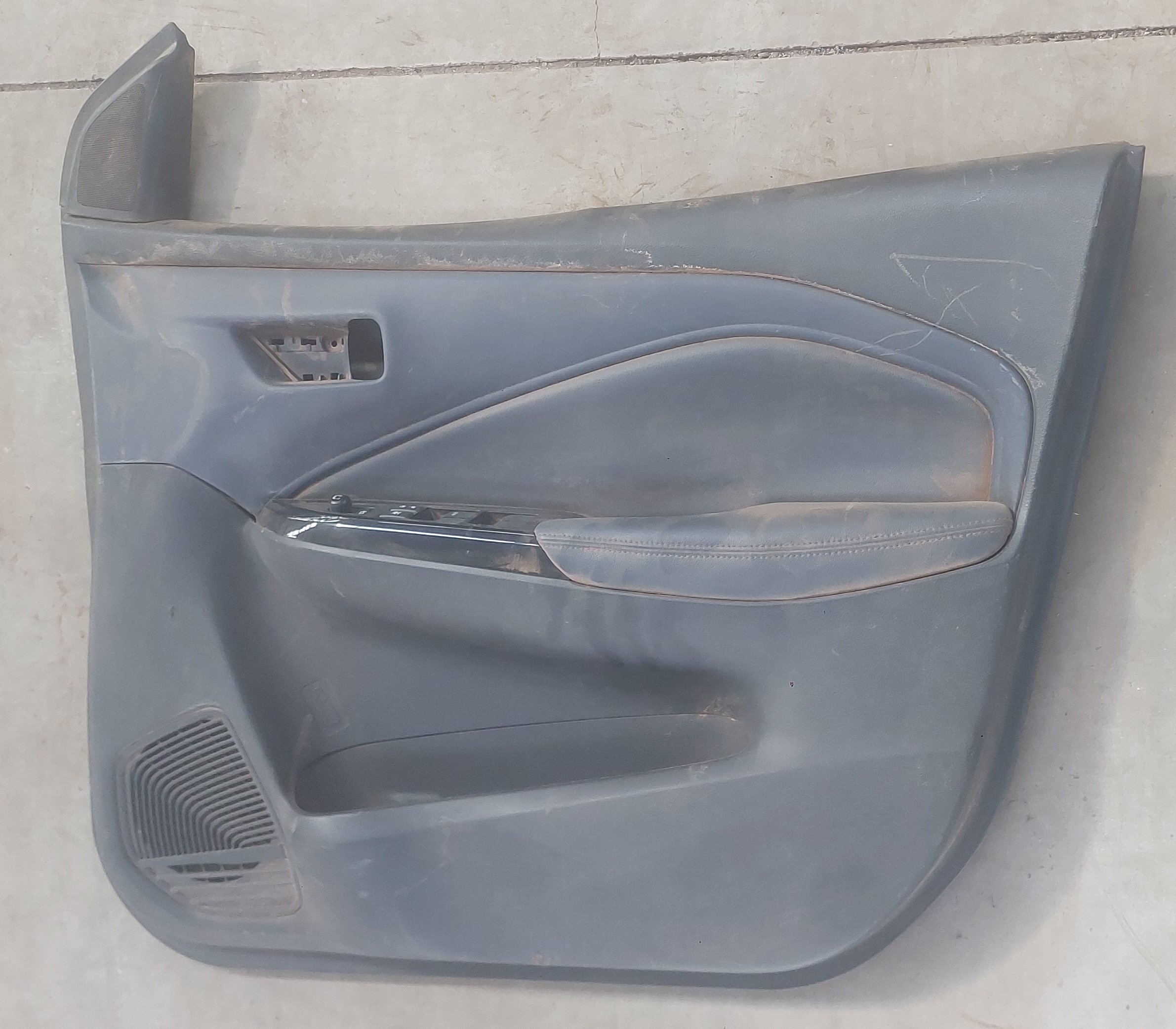 STARLET RIGHT FRONT DOOR PANEL