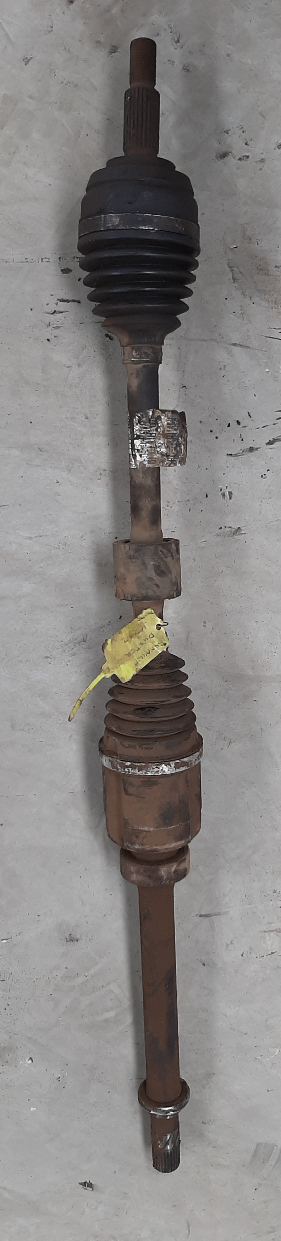 DUSTER 1.6 RIGHT HAND CV SHAFT COMPLETE