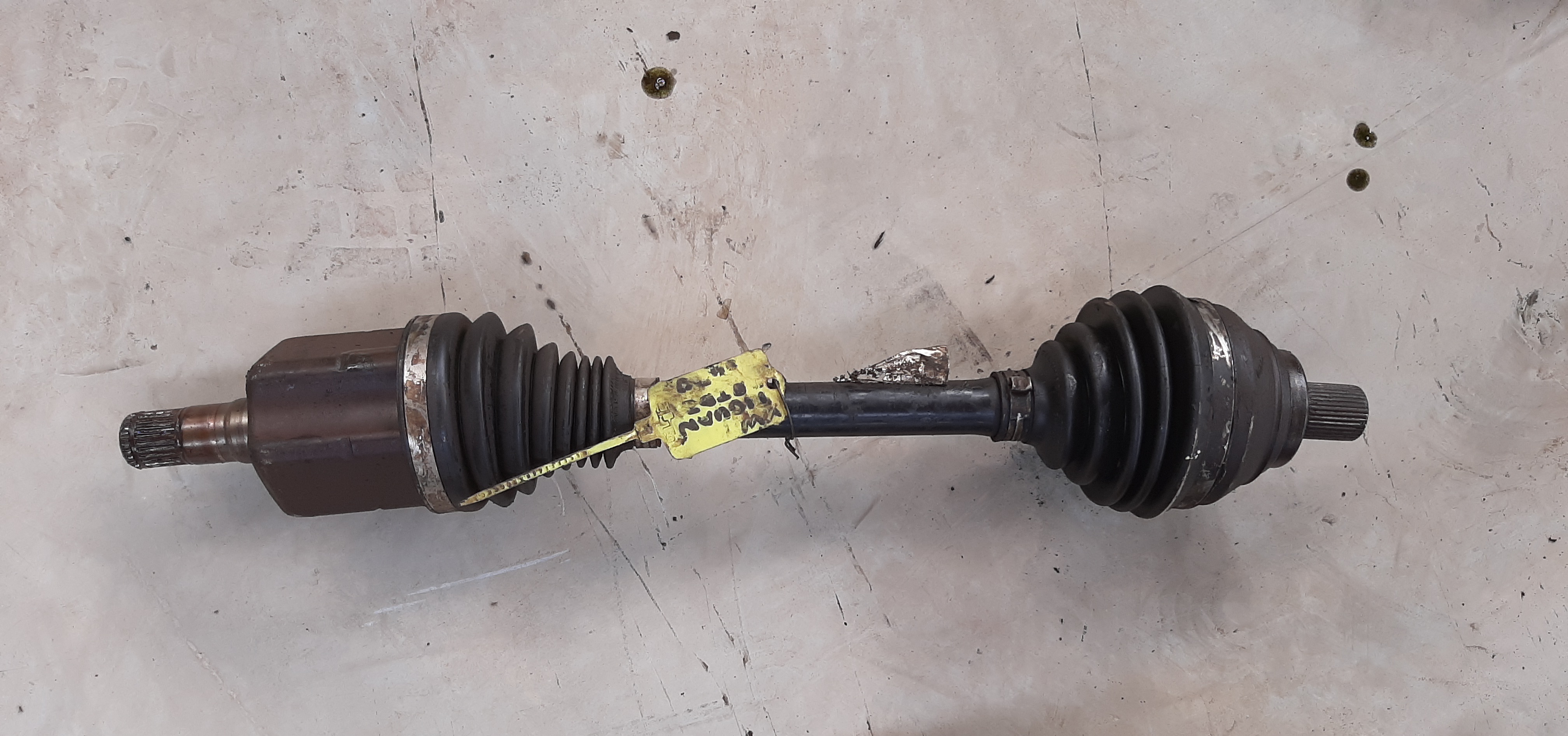 TIGUAN 2.0 TDI LEFT HAND CV SHAFT COMPLETE