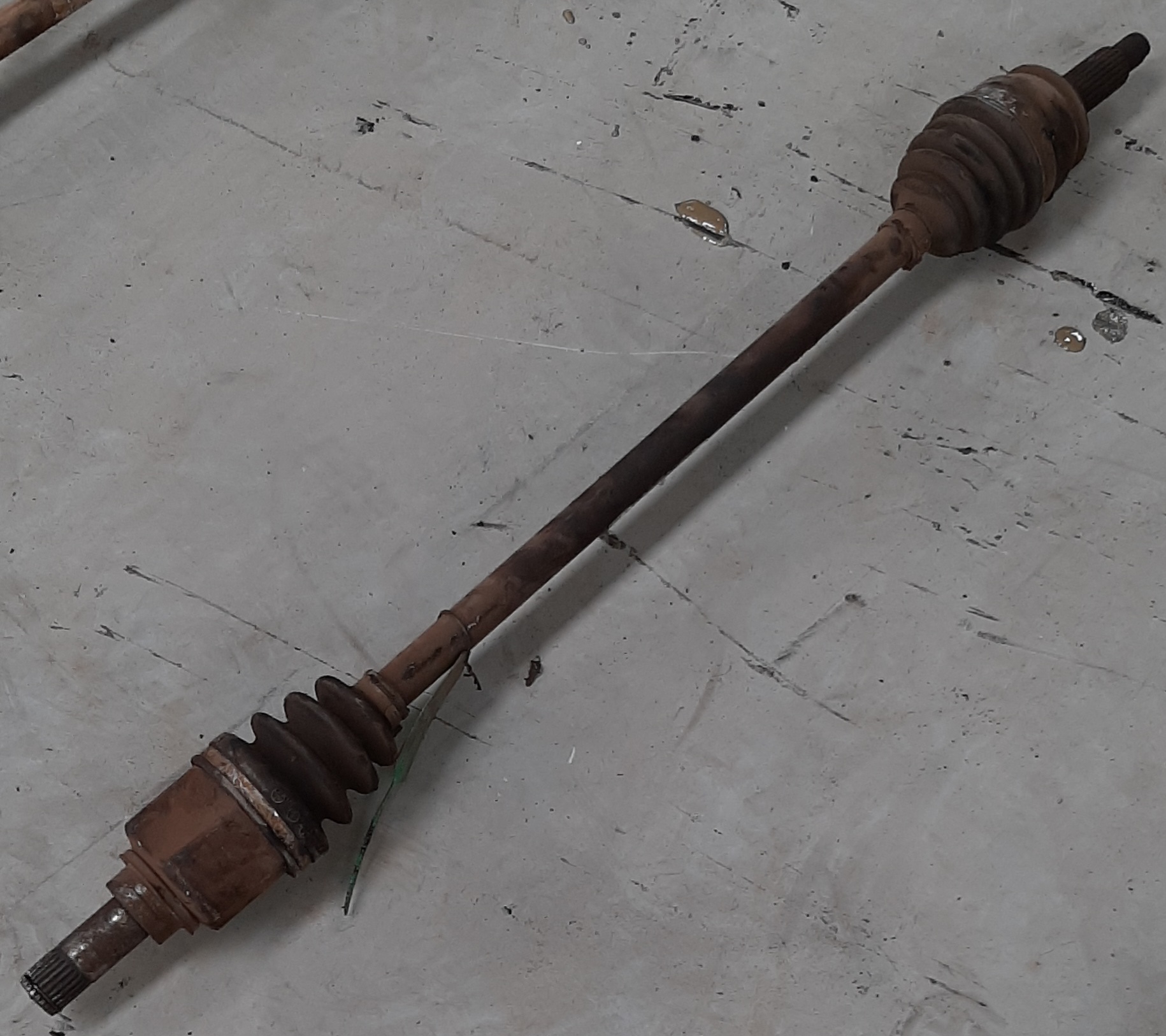 207 1.4 RIGHT HAND CV SHAFT COMPLETE