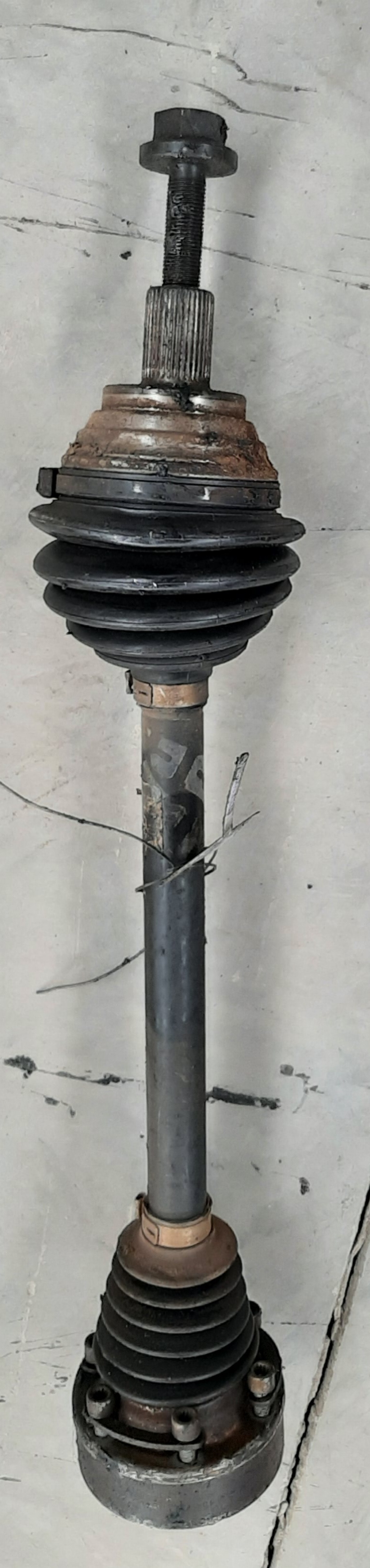 JETTA5 1.6 LEFT HAND CV SHAFT COMPLETE