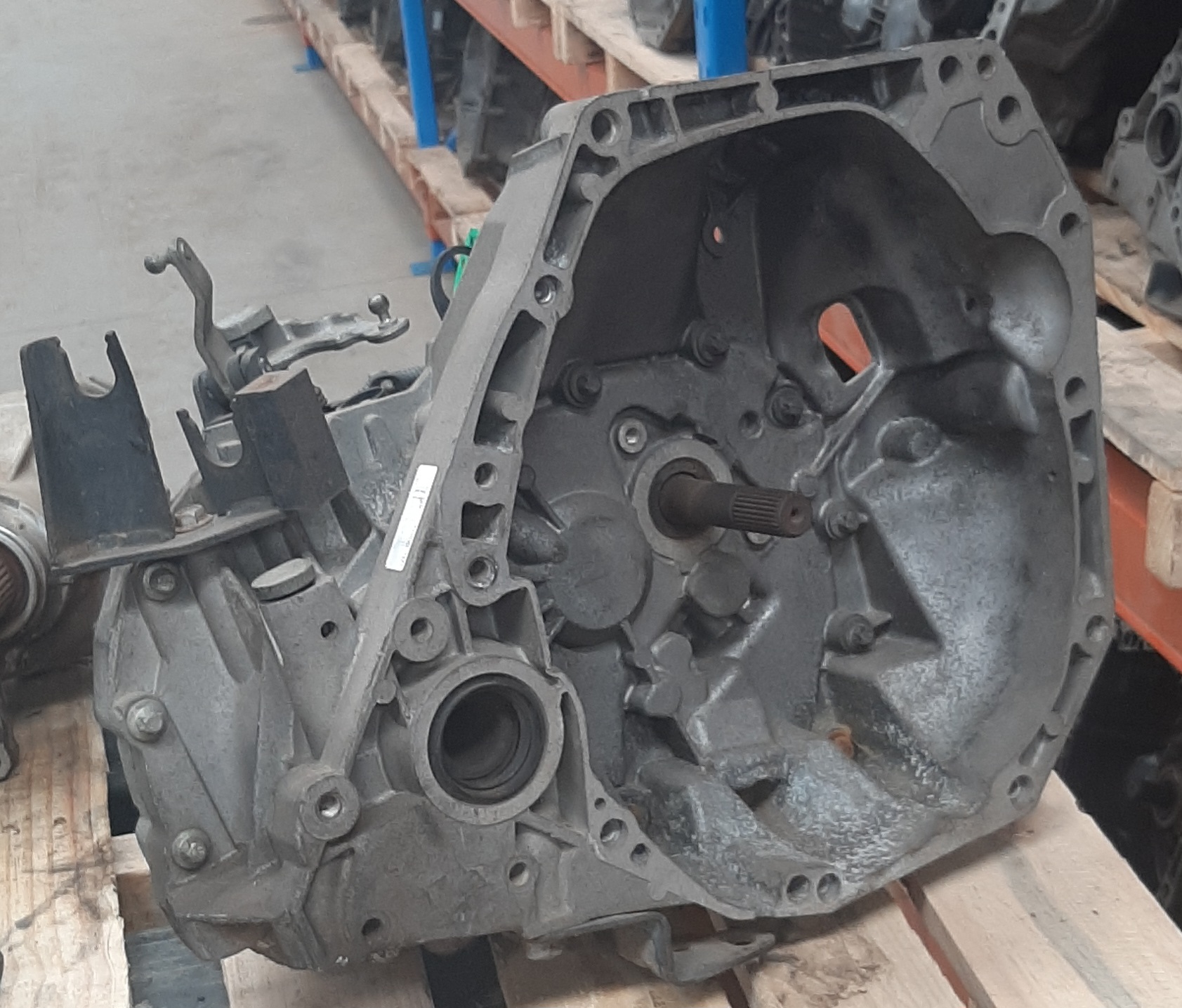 NP200 1.6 MANUAL GEARBOX