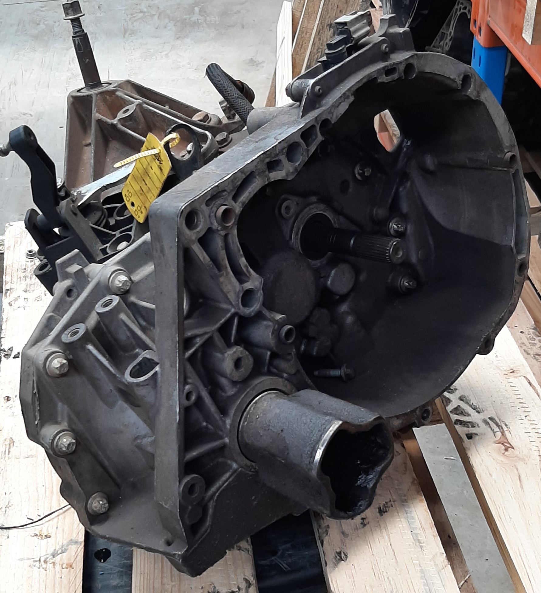 NP200 1.6 MANUAL GEARBOX