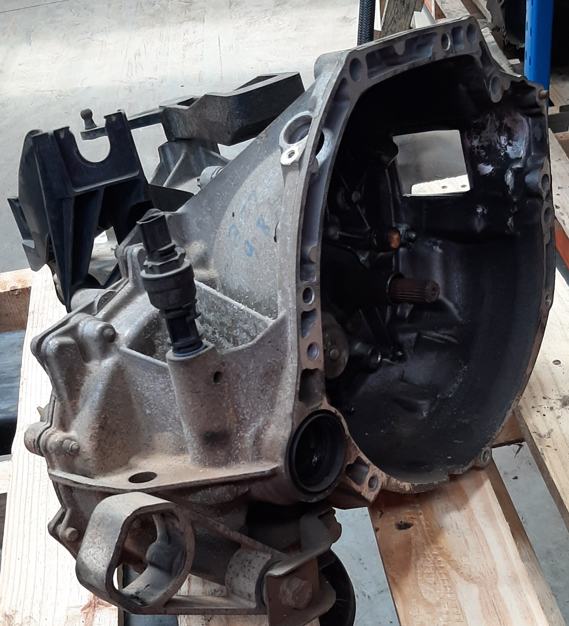 KWID 1.0 MANUAL GEARBOX