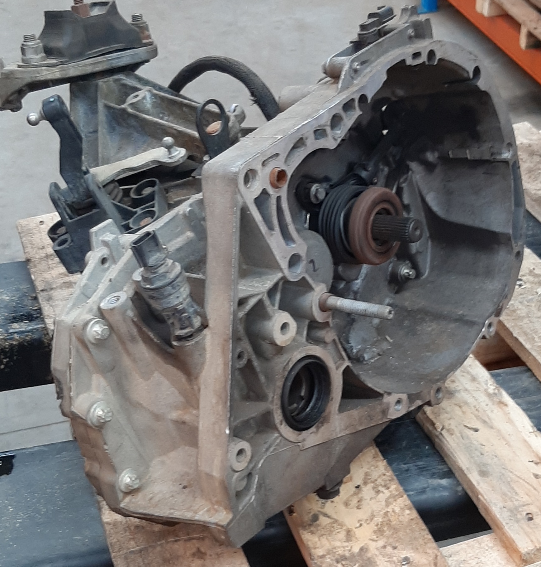 NP200 1.6 JH3 MANUAL GEARBOX