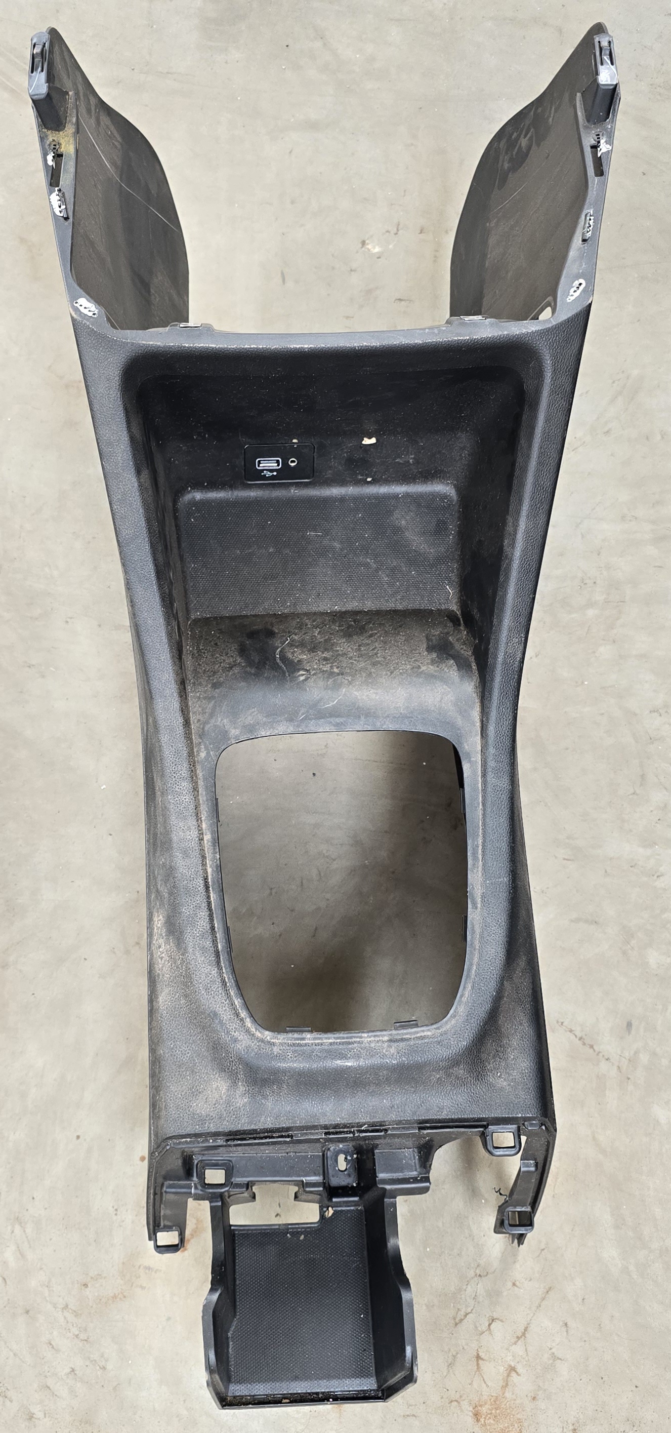 TRIBER SHIFT LEVER CONSOLE