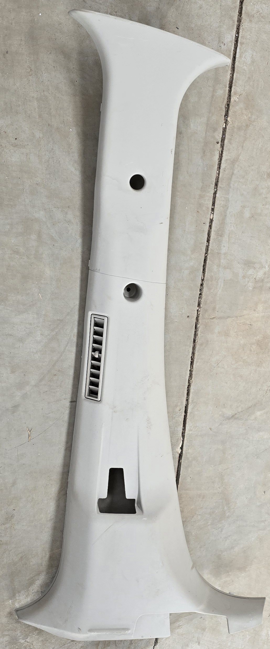 TRIBER B-PILLAR TRIM LEFT