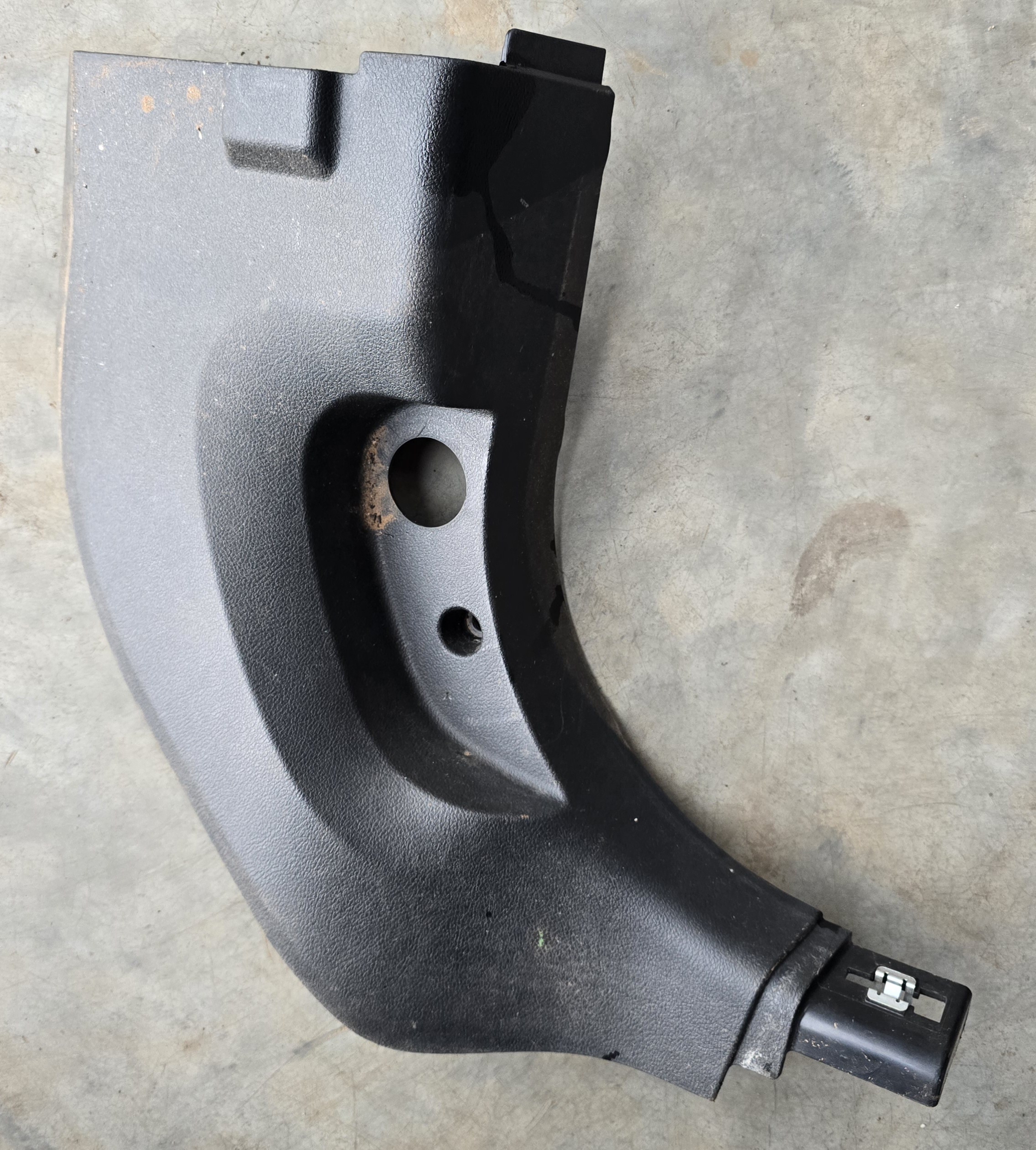X3 G01 RIGHT A-PILLAR LOWER COVER