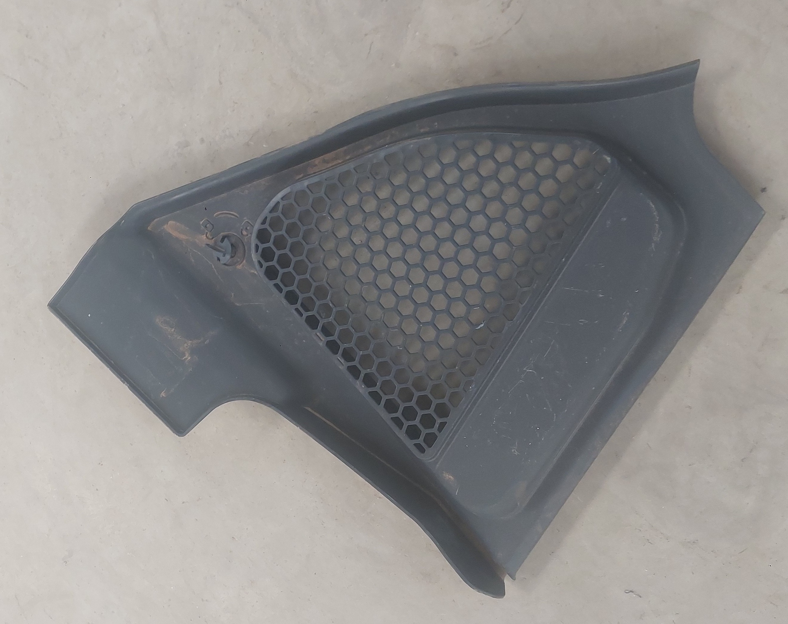 X3 G01 RIGHT COWLING TRIM
