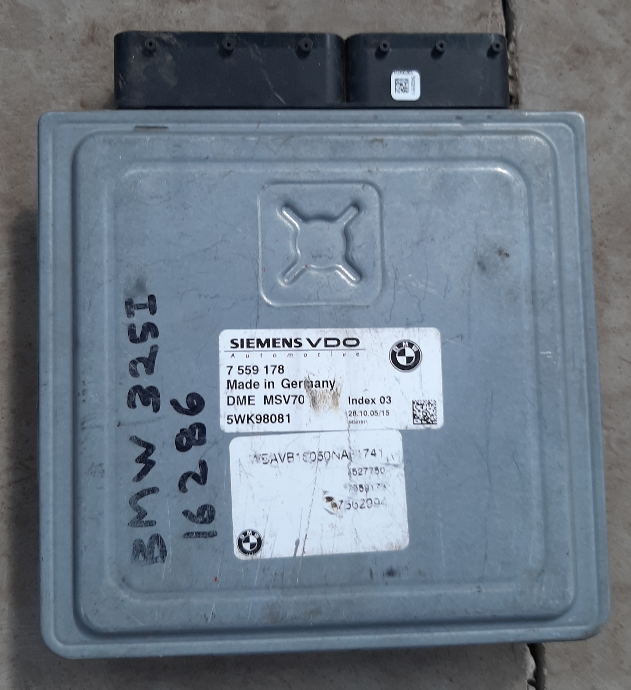325i E90 ENGINE CONTROL UNIT